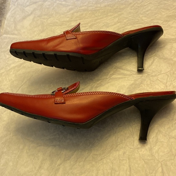 DAVID AARON Women’s Red Leather Heeled Mules Slide Shoes Size 6 1/2. - Picture 3 of 9